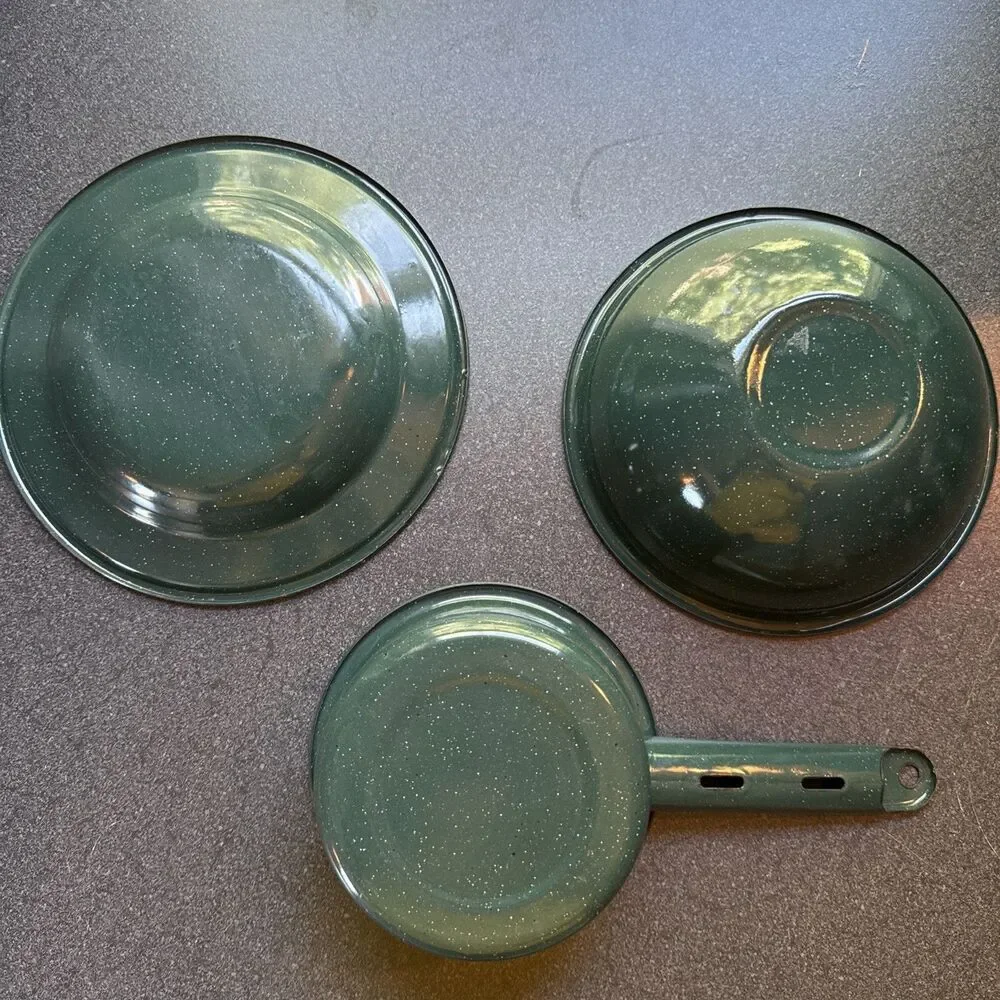 Green Speckled Enamelware 5 1/2